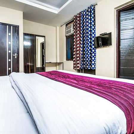 Hotel O Crosswinds Residency Indirapuram ภายนอก รูปภาพ