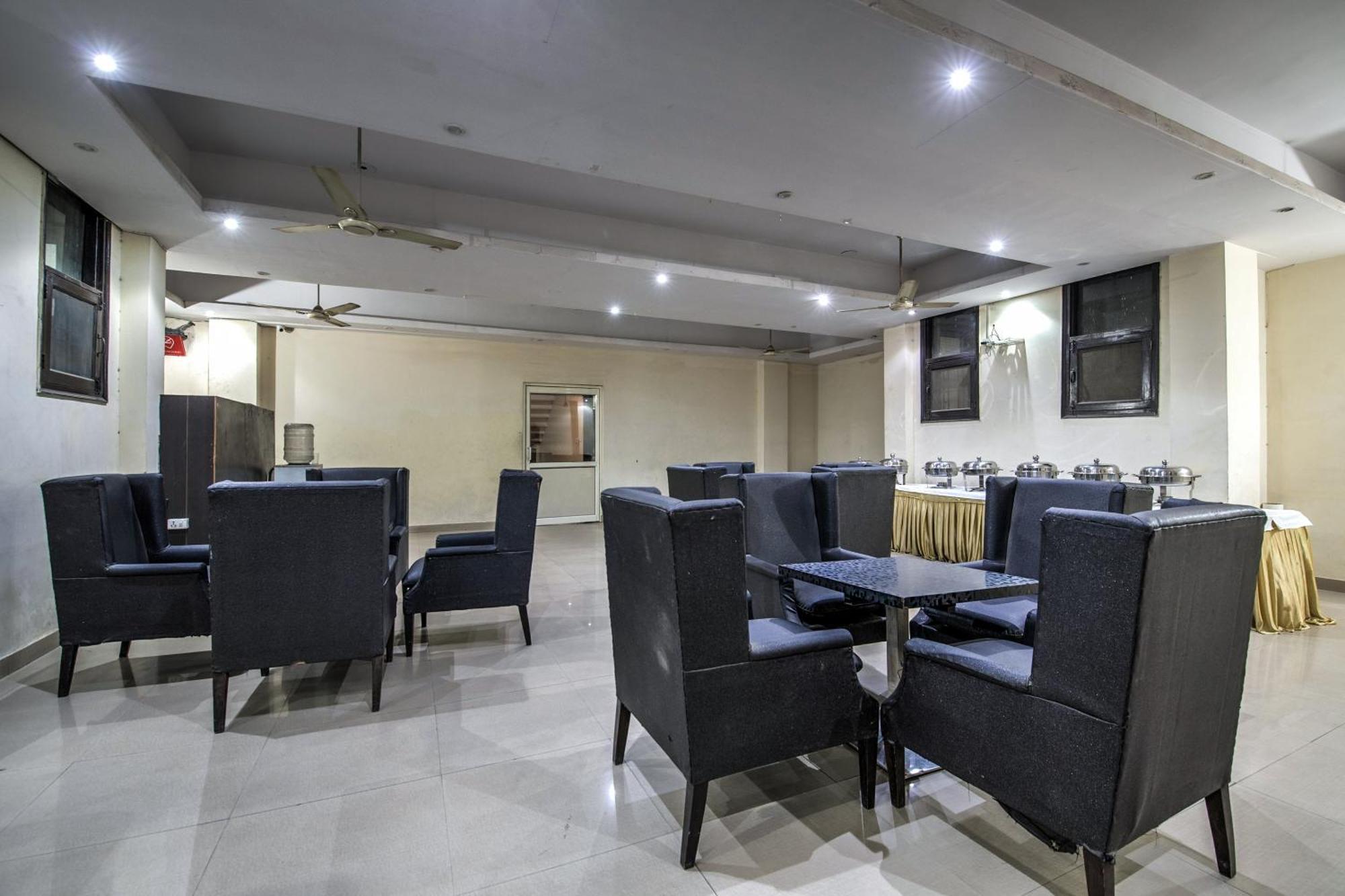 Hotel O Crosswinds Residency Indirapuram ภายนอก รูปภาพ