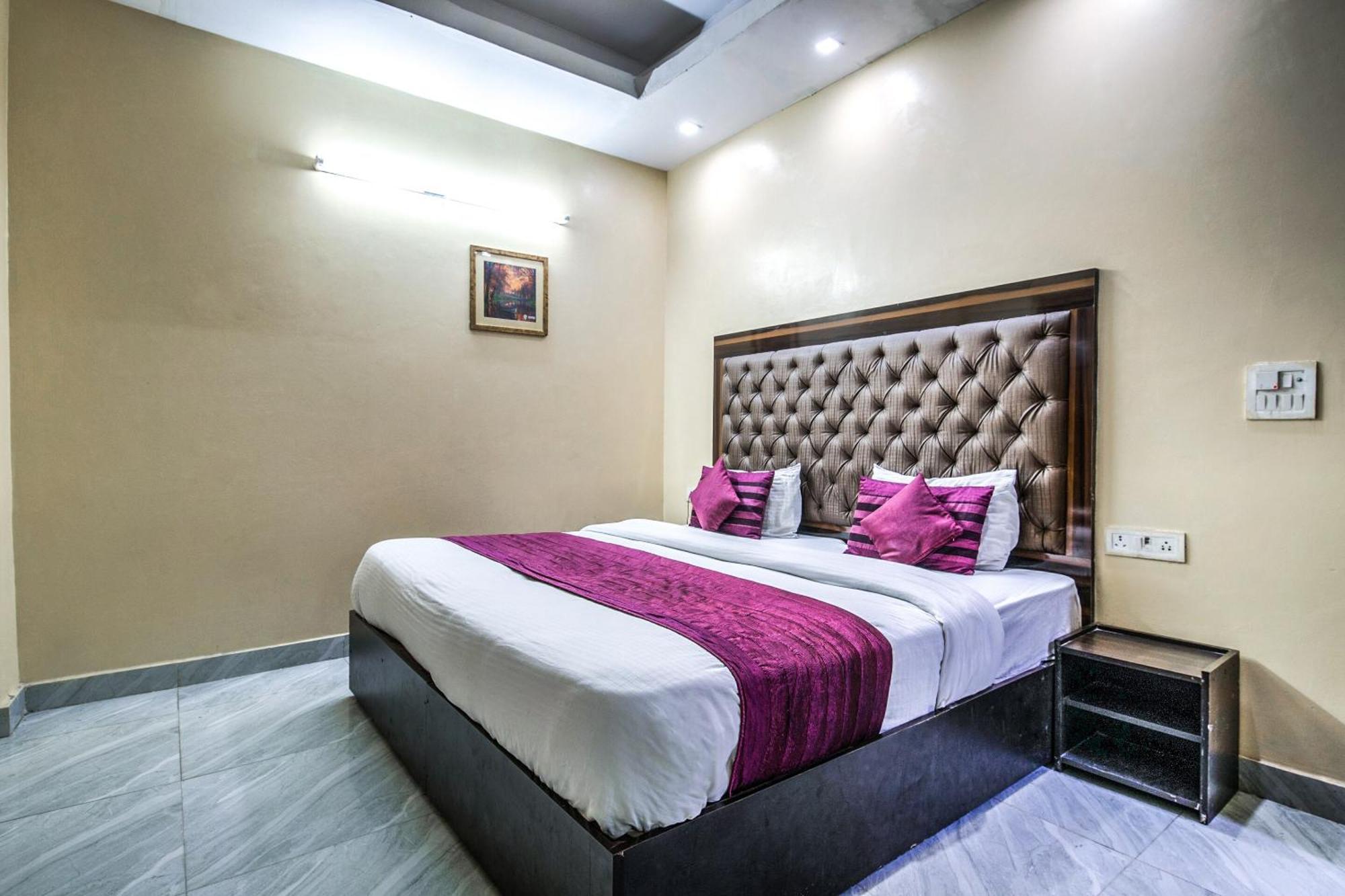 Hotel O Crosswinds Residency Indirapuram ภายนอก รูปภาพ